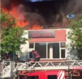 YANGıN YERI - İstanbul'da kafe alev alev yandı
