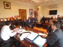 Malazgirt Kaymakamı Kırlı, İlçede Yaşayan 3 Bin 500 Kişiye Yardım Ulaştırdı