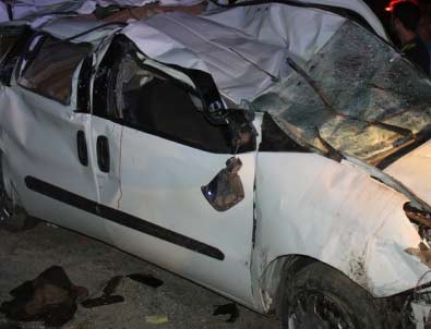 Manisa Turgutlu’da feci kaza: 1 ölü, 26 yaralı