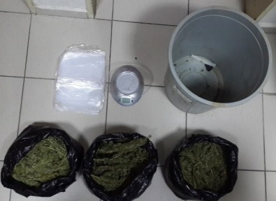 Otobüsle Uyuşturucu Getirirken Yakalandı