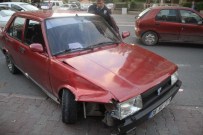 GÜVEN TİMLERİ - Polisten Kaçan Otomobil Kaza Yaptı