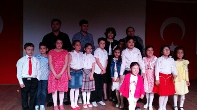 Yozgat 75. Yıl Dr. Müzeyyen Çokdeğerli İlkokulu Öğrencilerinden Şiir Dinletisi