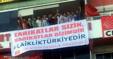 AK Parti'li Öz'den CHP'nin Pankartı Sonrası Provokasyon Uyarısı