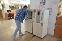 Anadolu Üniversitesi Kütüphanesi'nde 'Book Shower' Devri