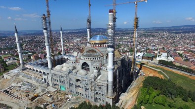 Çamlıca Camii'nin dev kubbesinin yapımına başlandı