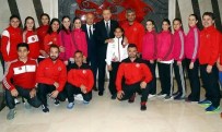 İSLAM ÜLKELERİ - Cumhurbaşkanı Erdoğan'dan Karatecilere Moral Ziyareti