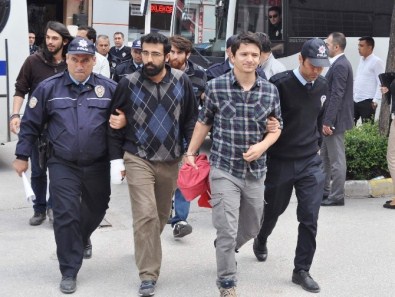 Eskişehir'de 1 Mayıs Gerginliğinin Şüphelileri Adliyeye Çıkartıldı