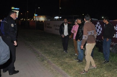 Tavuk Çiftliği Sahibesi Eleman İstedi, Gelenler Şok Etti