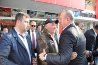 Bakan Çavuşoğlu'ndan Şehidin Ailesine Taziye Ziyareti