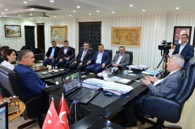 Başkan Muhtarları Ağırladı