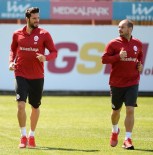 WESLEY SNEIJDER - Galatasaray'da Sneıjder Koşulara Başladı