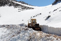 KONYAALTI SAHİLİ - İnanmayacaksınız Ama Burası Antalya !