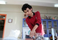 GENÇ MUCİT - 5 Bin Liraya 'Sınıf Mikrotomu' Yaptı
