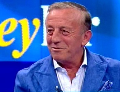 Ali Ağaoğlu cebindeki parayı canlı yayında saydı