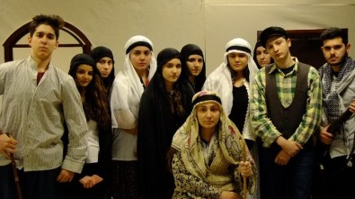 Gaziantep Kolej Vakfı Töre Adlı Oyunu İle Sahnede