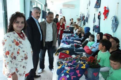 İlkokul Öğrencileri Kot Atıklardan Kullanılabilir Eşyalar Yapıp Sergi Açtı