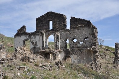 Kars'ta Tarih Yok Oluyor