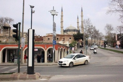 'Kule Radarlar' Sürücülere 10 Günde 2 Buçuk Milyon TL Ceza Kesti