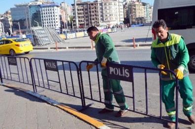Taksim Meydanı'nda Bariyerli Önlem