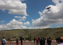 VECİHİ HÜRKUŞ - Türkiye'nin İlk Planör Uçuş Parkı Açıldı