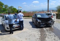 YARALI ÇOCUK - Yola Parkeden Araçlar Kazaya Neden Oldu Açıklaması 1 Yaralı