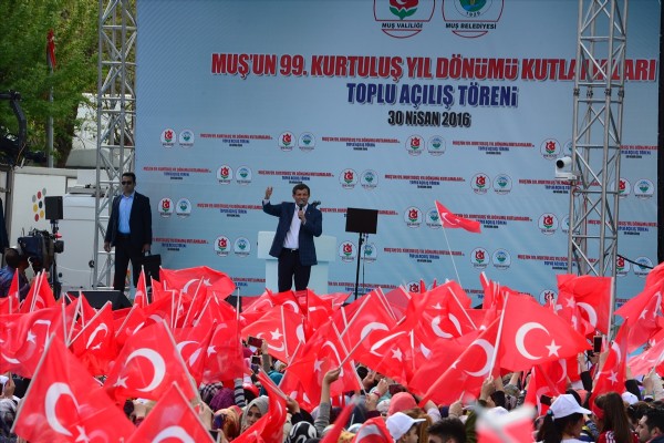 Başbakan Davutoğlu: Eşkiyalar Meclis'e giremeyecek