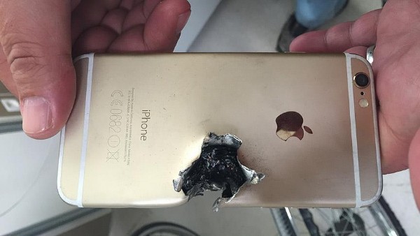 Uzman çavuşu kurşundan cep telefonu korudu