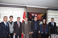 SELAMI KAPANKAYA - Kaymakam Ve Belediye Başkanı TÜBİTAK Birincilerini Kutladı