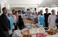 NENE HATUN - Kız Öğrencilerden Asker Ve Polise Pasta Börek