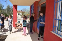 SAĞLIK TARAMASI - Üniversiteli Gençler Köy Okullarını Boyuyor