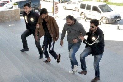 Uşak'taki Uyuşturucu Operasyonunda 4 Tutuklama