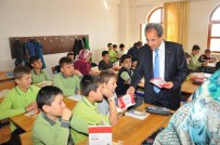 Akşehir Belediyesi'nden Öğrencilere Hadis Kitabı