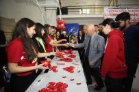 EŞEKLİ KÜTÜPHANECİ - Başkan Altınok Öz, Burak Bora Anadolu Lisesi'nin Kan Bağışı Kampanyasına Katıldı