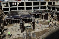 VAN BELEDİYESİ - Büyükşehir Belediyesi Çok Katlı Otopark İnşaatına Yeniden Başladı