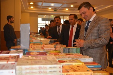 Dilovası'nda 4. Kitap Fuarı Açıldı