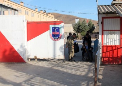 Eşine Bastonla Vurduğu İçin Hapis Cezası Alan 95 Yaşındaki Dede Tahliye Oldu