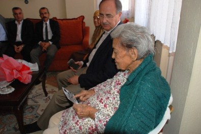 Eski Bakandan İlkokul Öğretmenine Vefa