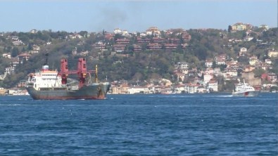 Rus Askeri Kargo Gemisi İstanbul Boğazı'ndan Geçti