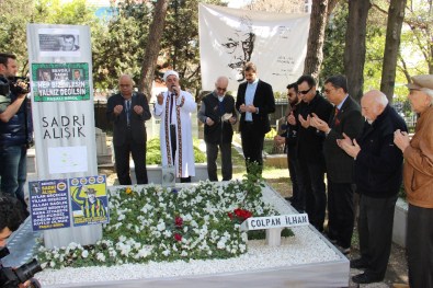Sadri Alışık Doğum Gününde Kabri Başında Anıldı