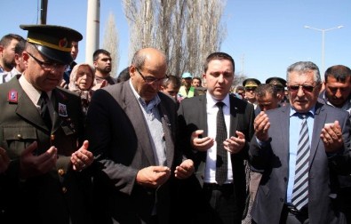 Şehit Karabakla Baba Ocağına Son Kez Getirildi