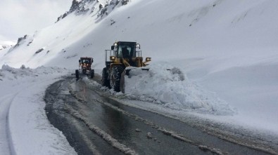 Van'da Helikopter Destekli Karla Mücadele
