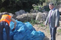 TURİZM SEZONU - Ayvacık Sahillerinde Sığınmacılardan Geri Kalan Çöpler Temizleniyor