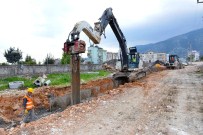 TURUNÇOVA - Finike'ye 180 Kilometre Kanalizasyon Döşeniyor