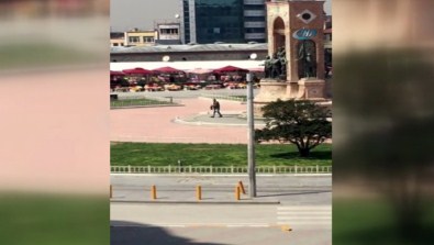 Taksim Meydanı karıştı !