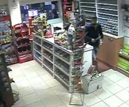 BURSA EMNIYET MÜDÜRLÜĞÜ - Benzin İstasyonundaki Bıçaklı Soygun Kameraya Böyle Yansıdı