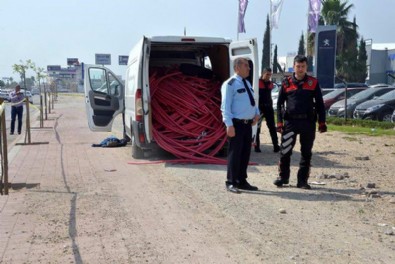 Bomba ihbarında bulunulan araçta çıkan herkesi şaşırttı!