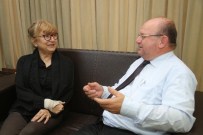 CAFER ESENDEMIR - 'Dünya Sanat Günü'ne Anlamlı Sergi