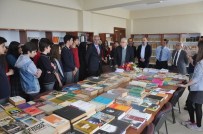 Hazinesini Okula Bağışladı