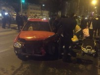 RECEP ÖZKAN - İki Otomobil Çarpıştı Açıklaması 1 Yaralı