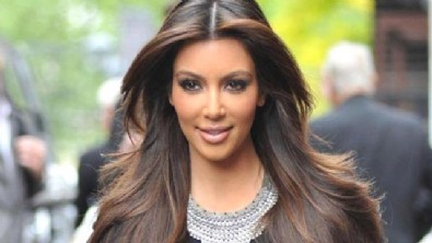 Kim Kardashian Ermenistan İçin Dua İstedi